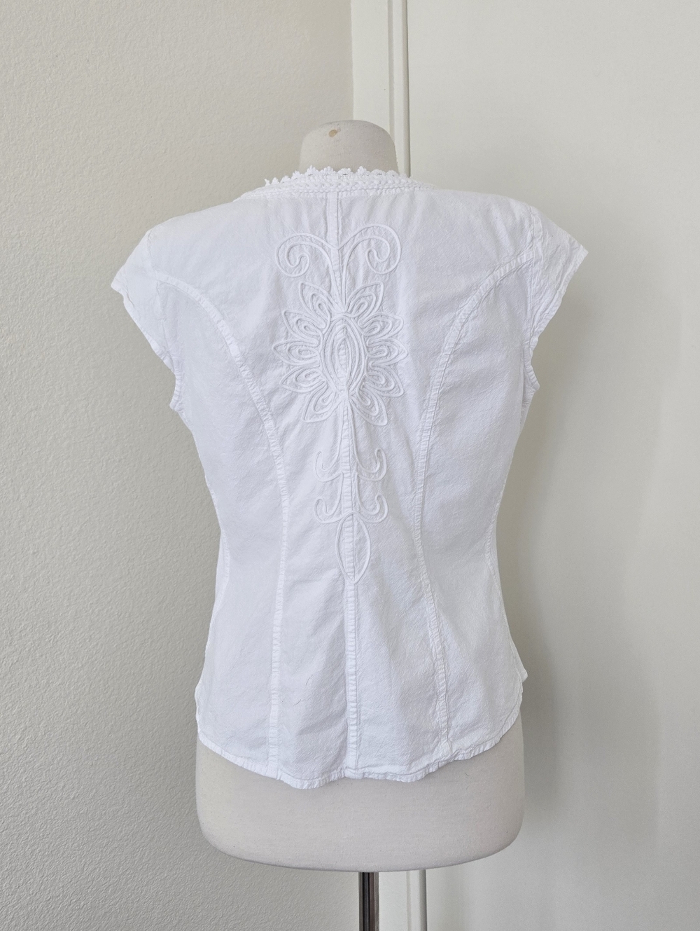 Soft Surroundings White Taos Fitted Top Cap Sleeve Embroidery Medium Cottagecore - Picture 8 of 15